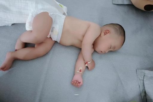 南昌几个月宝宝会抬头